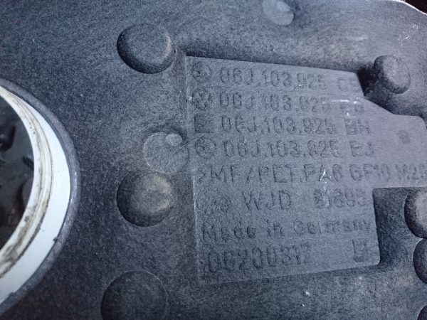 Osłona pokrywa silnika VW 06J103925CB 06J103925BG 06J103925BH 06J103925BJ - obrazek 3