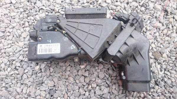 Rozdzielacz powietrza prawy VW Phaeton 3D0819874B