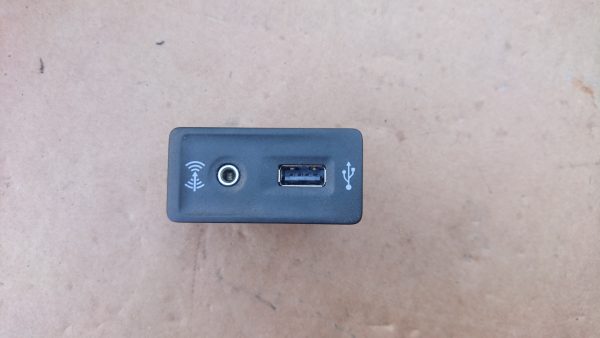 VW GOLF VII PASSAT PORT MODUŁ USB AUX 5G0035222