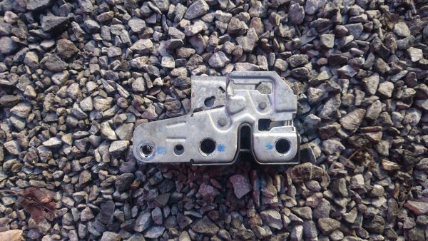 VW T5 zamek maski 7E0823509D