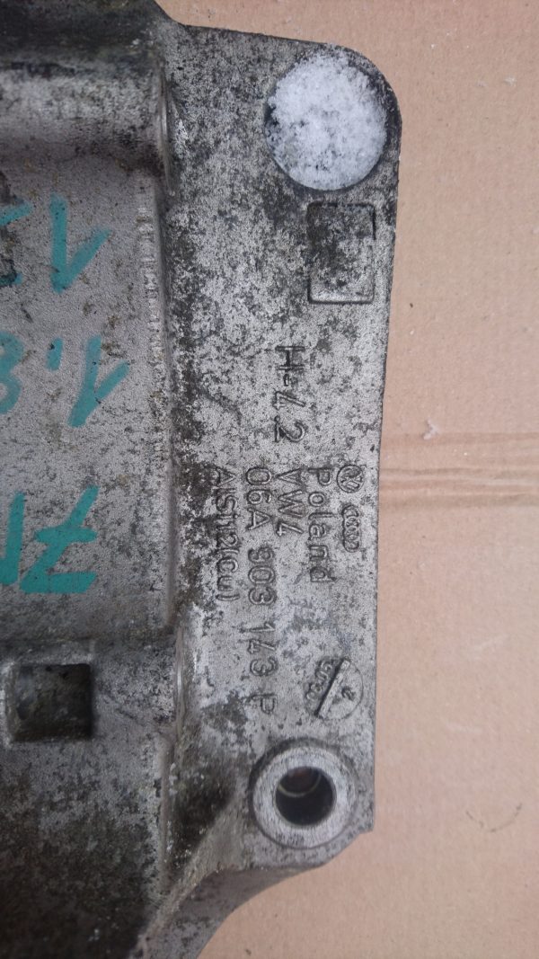 ŁAPA MOCOWANIE AUDI VW SEAT SKODA 06A903143P - obrazek 2