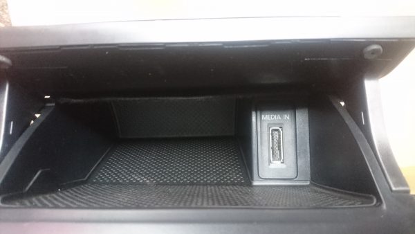 POPIELNICZKA SCHOWEK USB VW E-GOLF VII 5G1863391 - obrazek 2